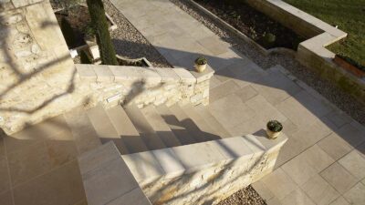 Escalier extérieur Auberoche pommelée